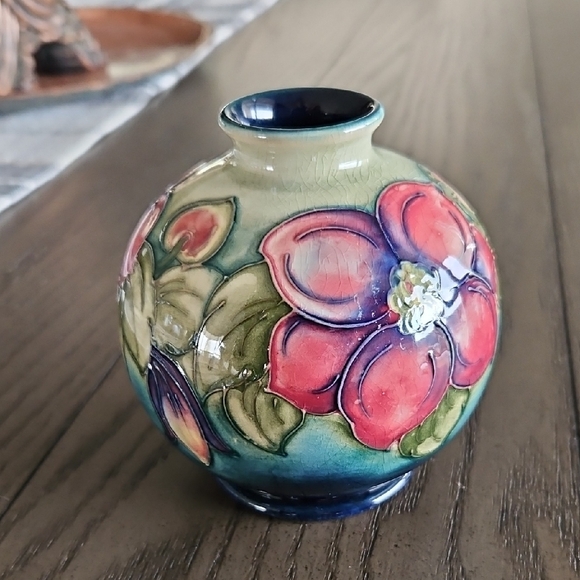 Floral Pottery Vase with Vibrant Colors "Walter Moorcroft" - Vintage - Picture 12 of 12